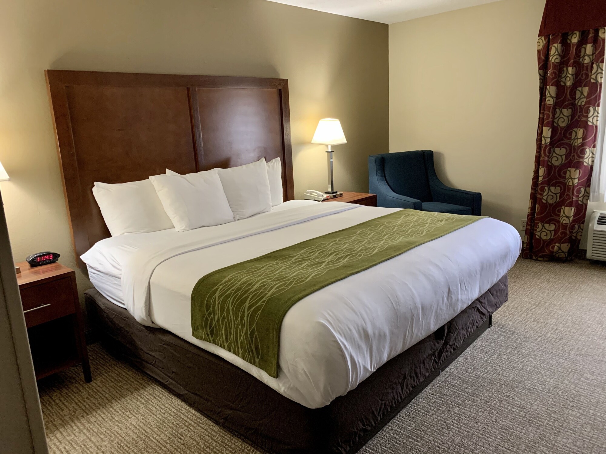 ROOM, KING BED, ACCESSIBLE
