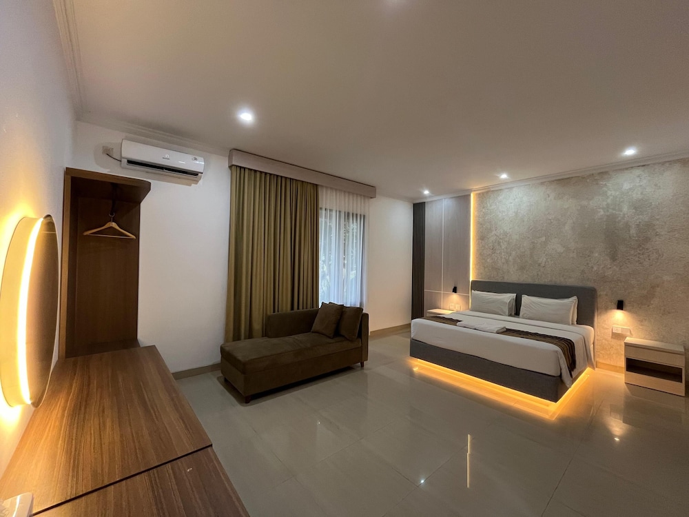Town House Bukit Damai Indah Hotel and Residence 28/49