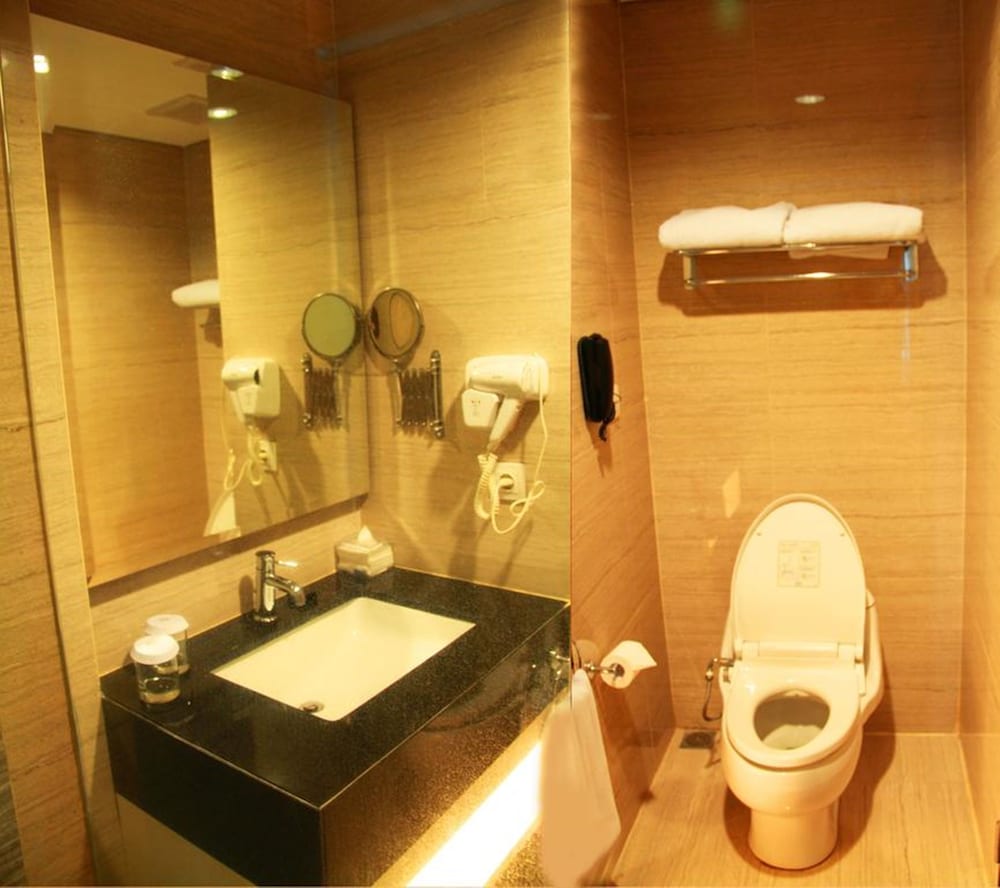 Nemuru Grand Bellevue Radio Dalam 36/39