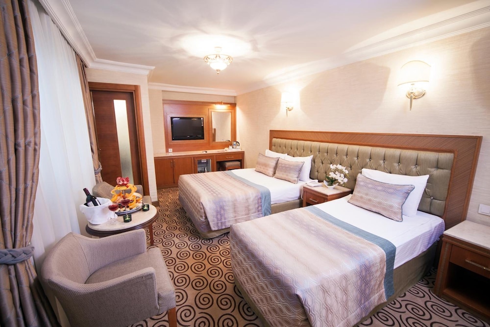 Grand Asiyan Hotel 10/46