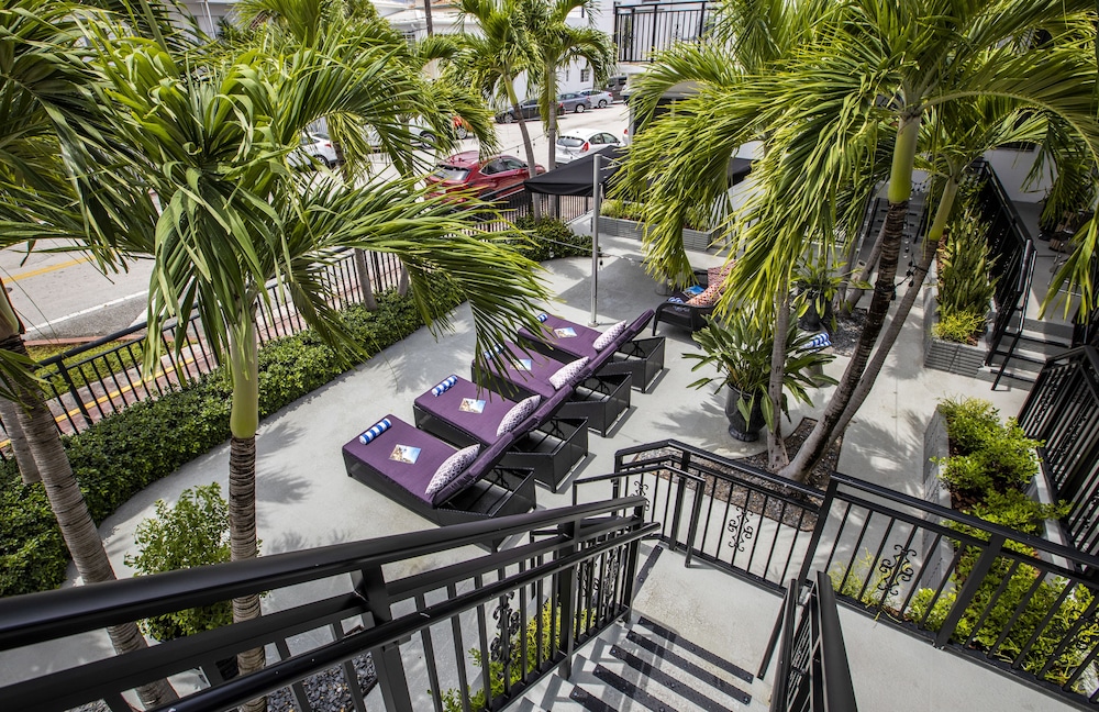 Beachside All Suites Hotel photo5