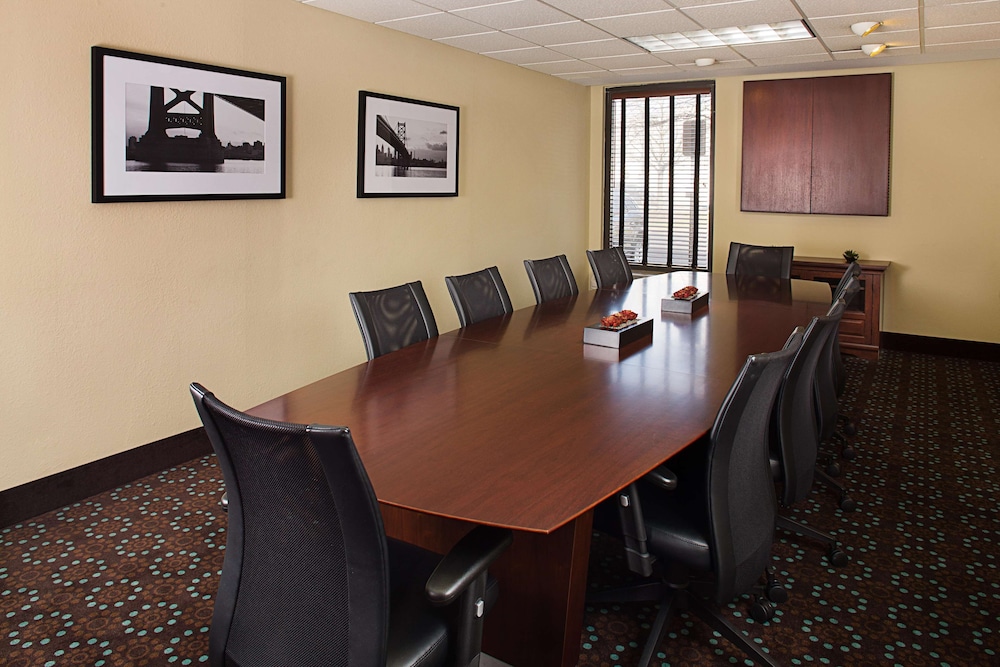 Hampton Inn Philadelphia/Willow Grove 23/29