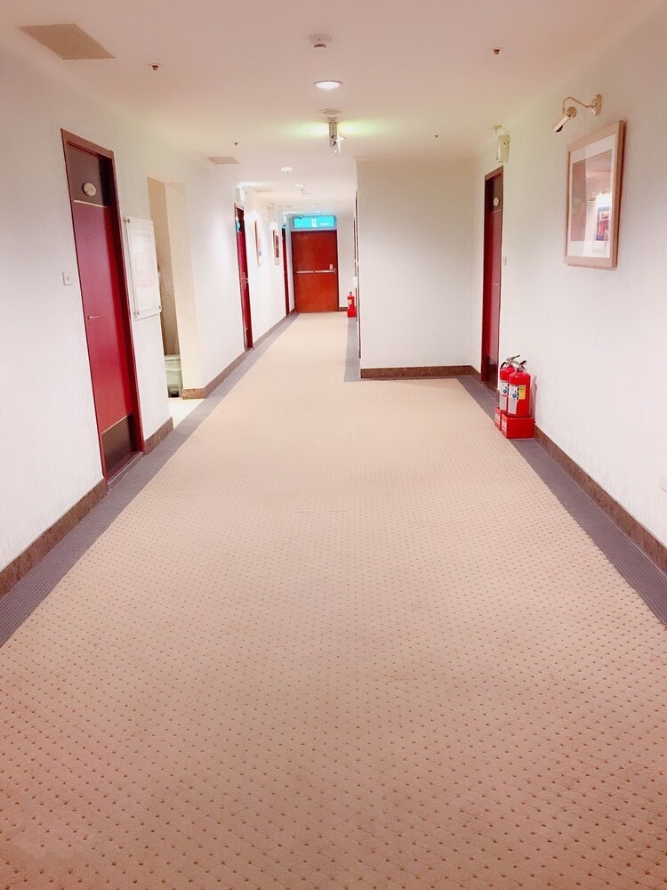 The Koos Hotel 43/49