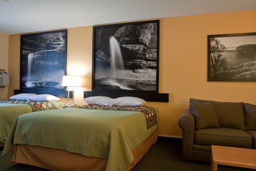 Super 8 by Wyndham Ottawa Starved Rock 19/47