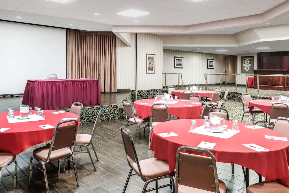 Ramada by Wyndham London 34/59