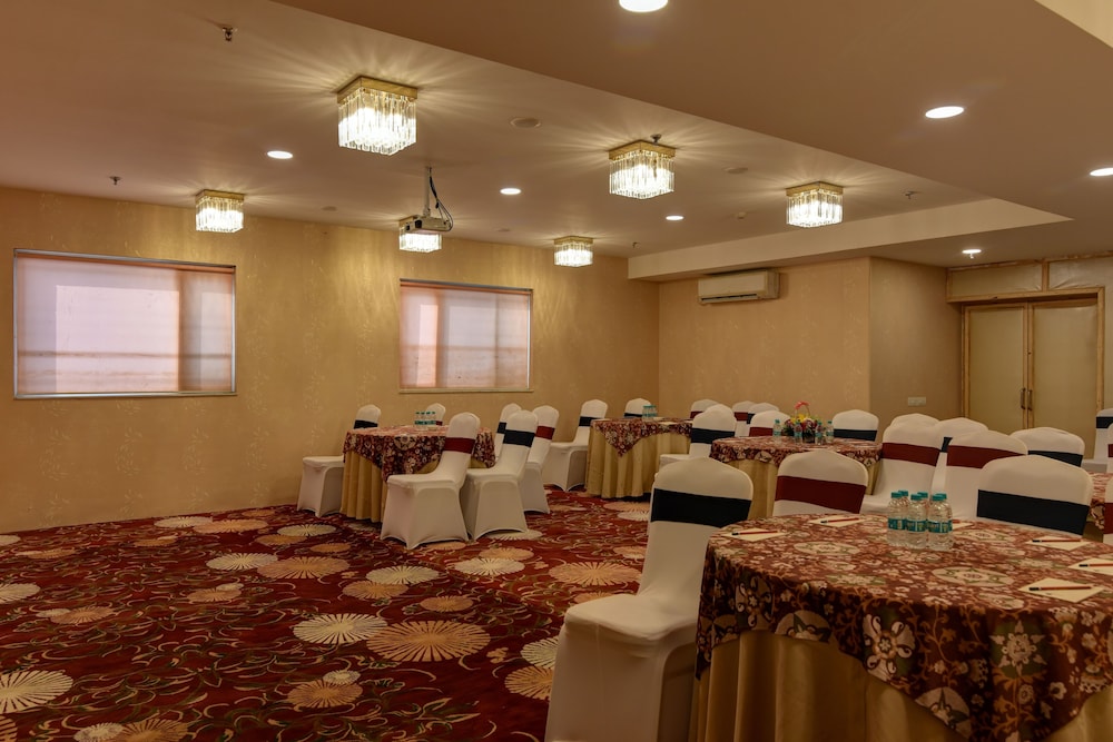 Mango Grove Hotel Chandigarh 52/62