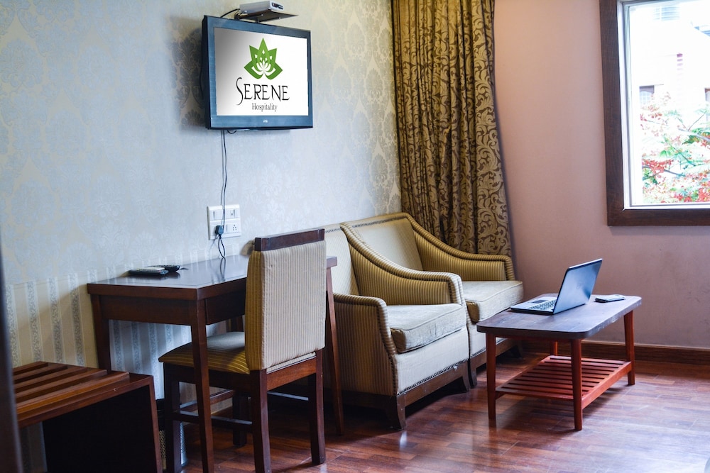 Serene Boutique Hotel 35/53