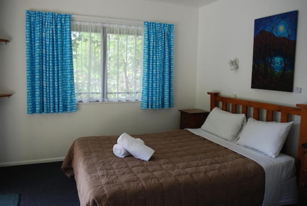LOCHMARA LODGE 11/50