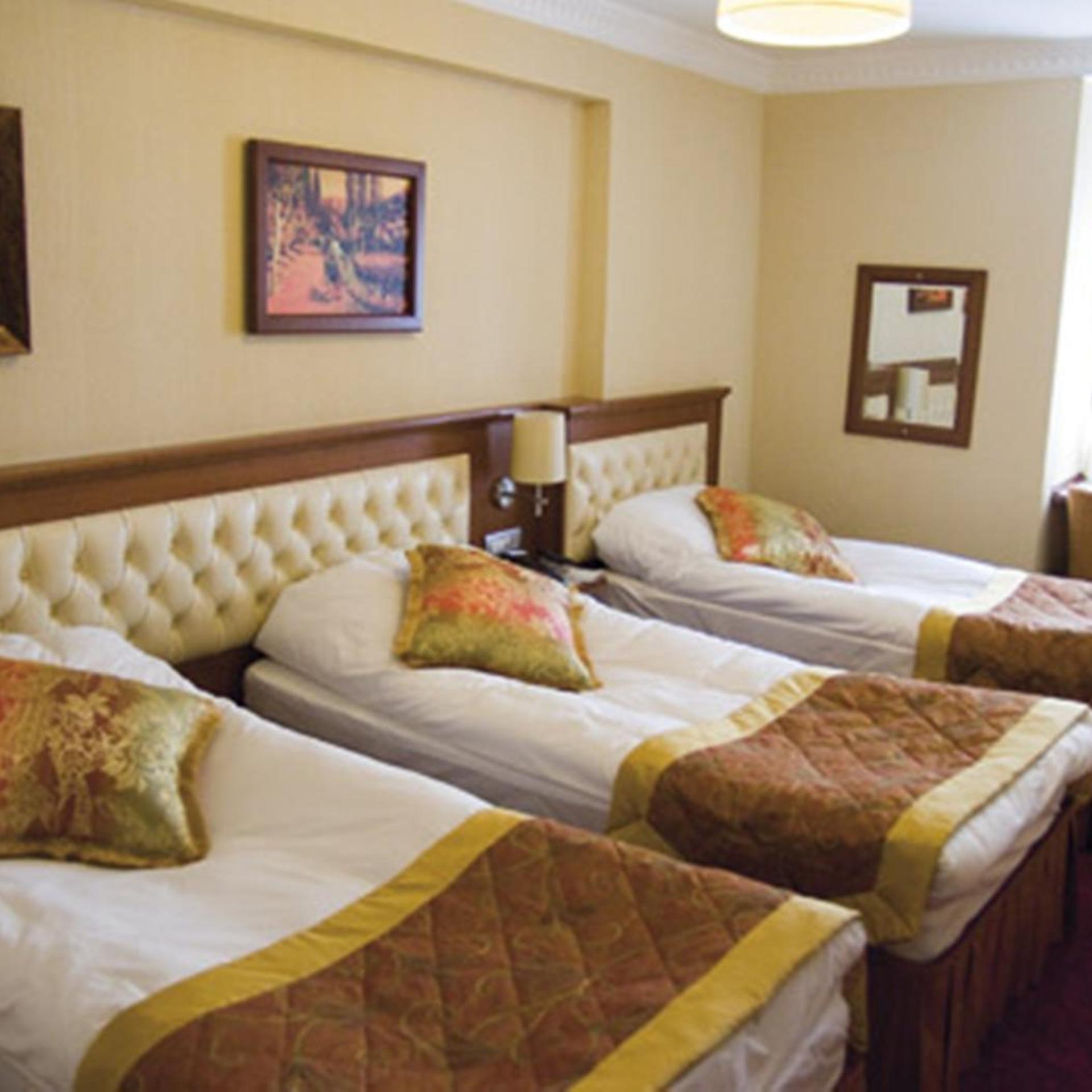ROOM, TRIPLE