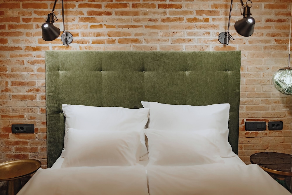 One66 Hotel photo3