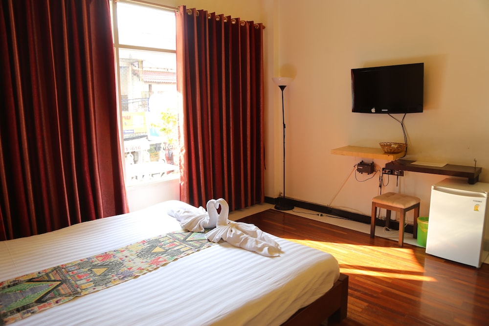 iHouse hotel 10/36
