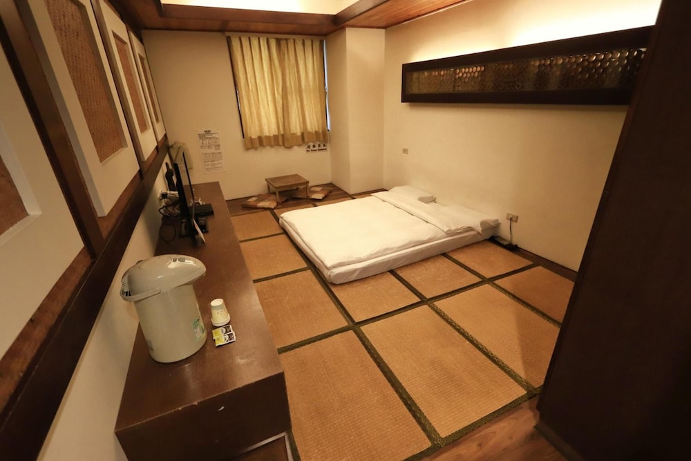 Fenchihu Hotel 13/25