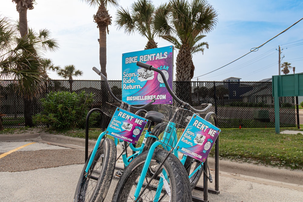 Executive Keys Condominiums on the Beach 52/66