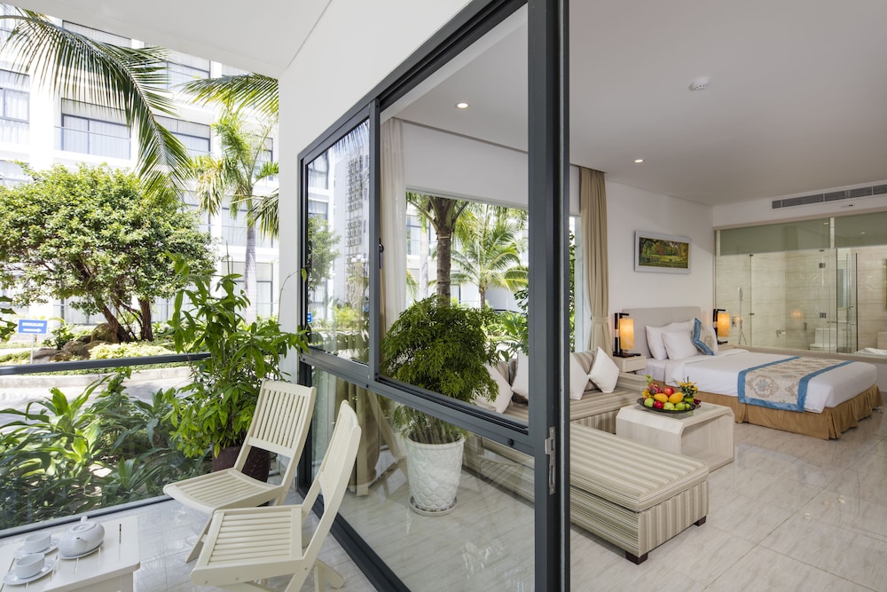 Diamond Bay Condotel Resort Nha Trang 53/77