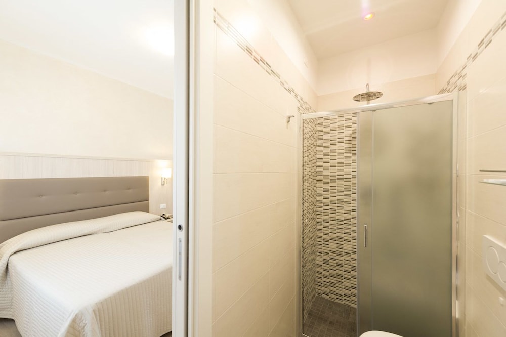Biagi Hotel 50/50