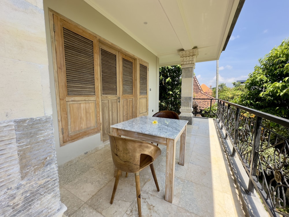 Honeymoon Guesthouse 50/75