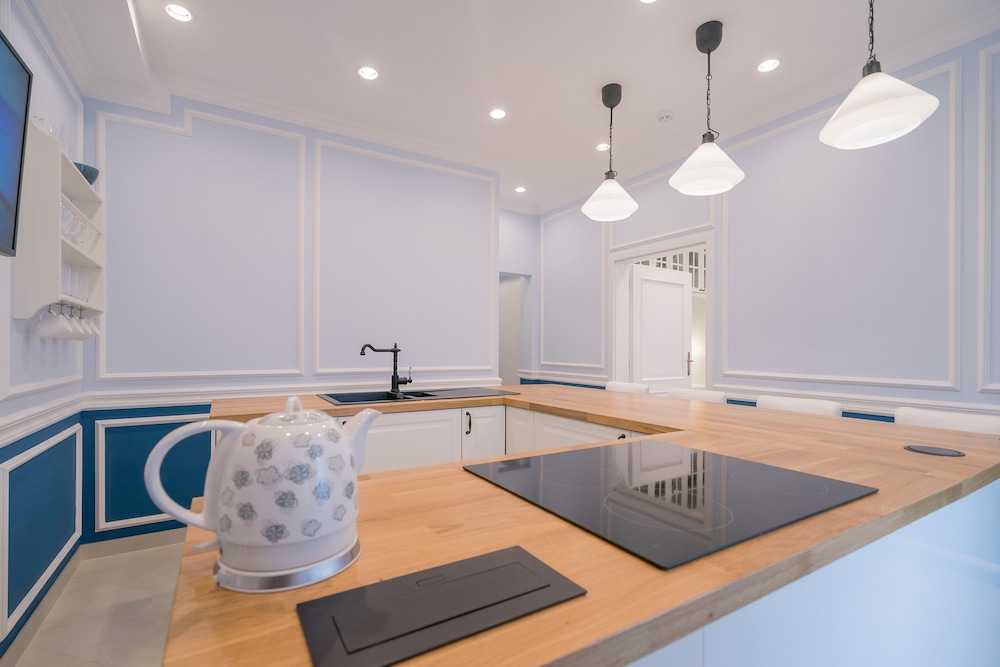 Revelton Suites 28/71