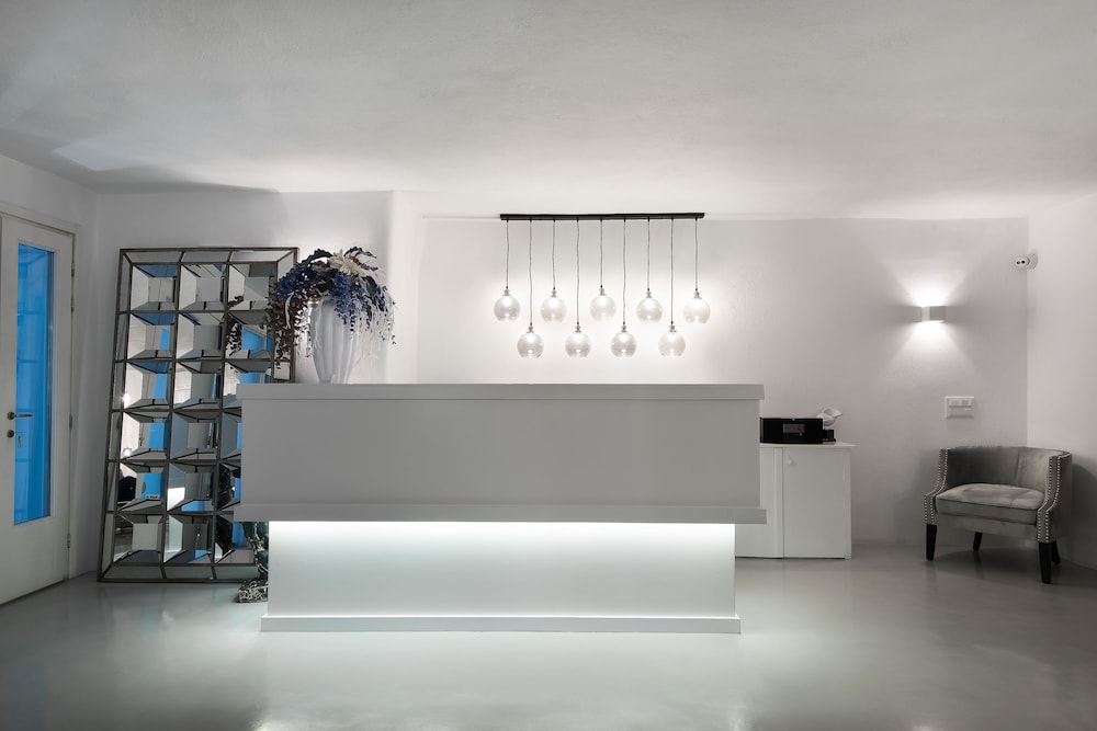 Riva Suites 6/50