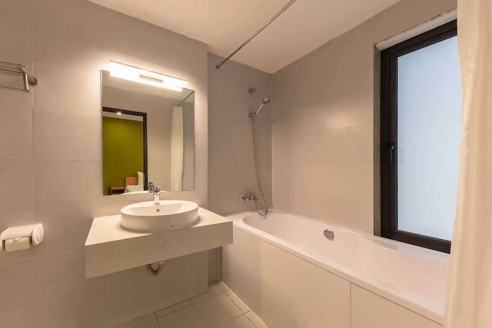 Azumaya Hotel Linh Lang 56/58