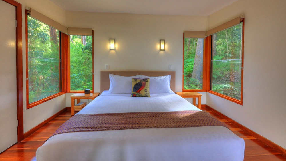 Montville Oceanview Cottages 7/25