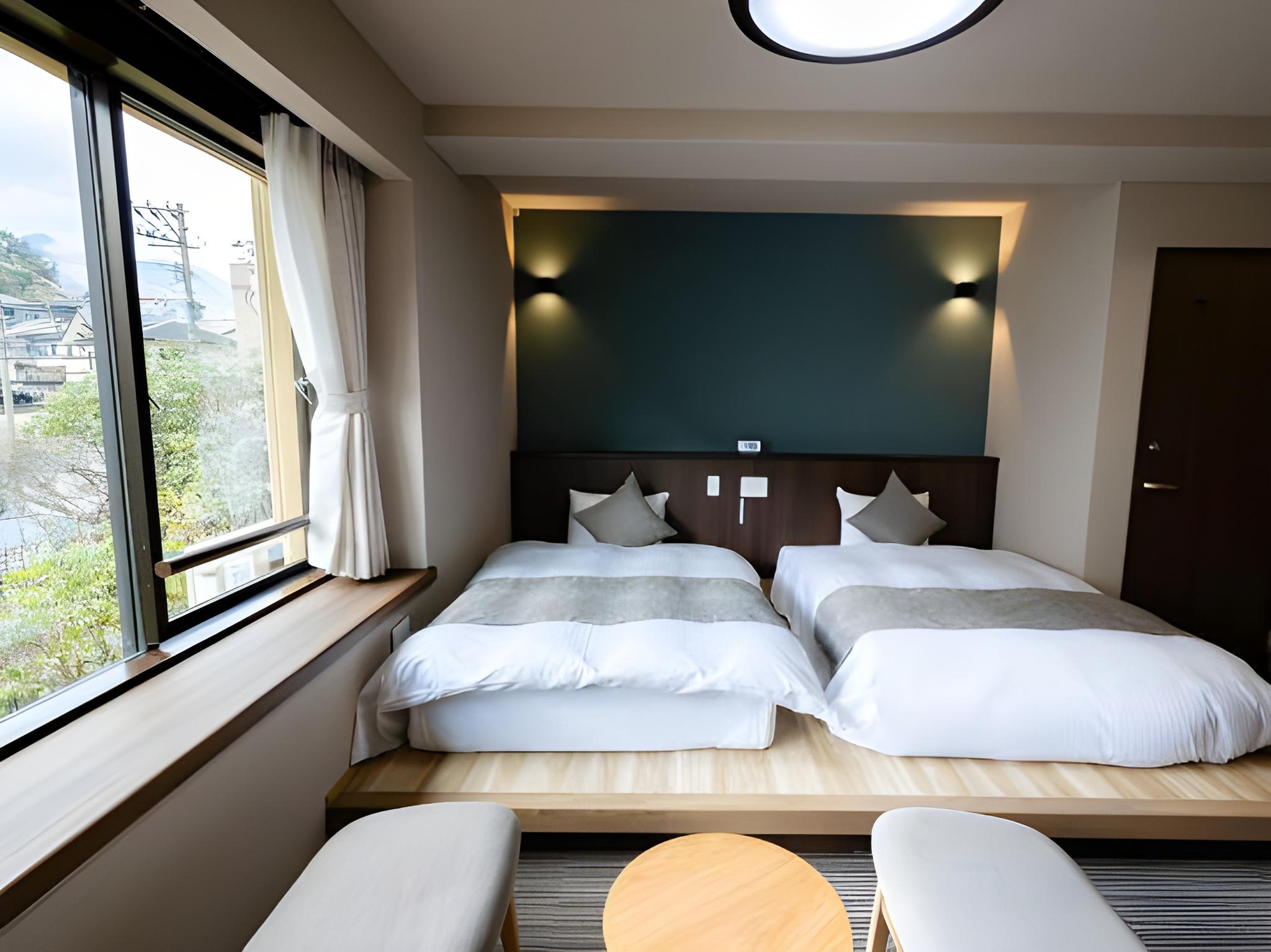 Room, Twin Beds, Mountain Side, Mountain View