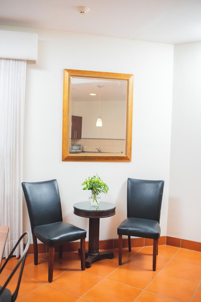 Hotel Los Portales 28/50