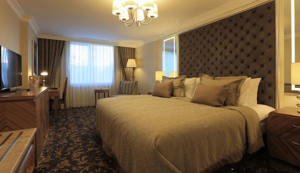 Latanya Hotel Ankara 12/76
