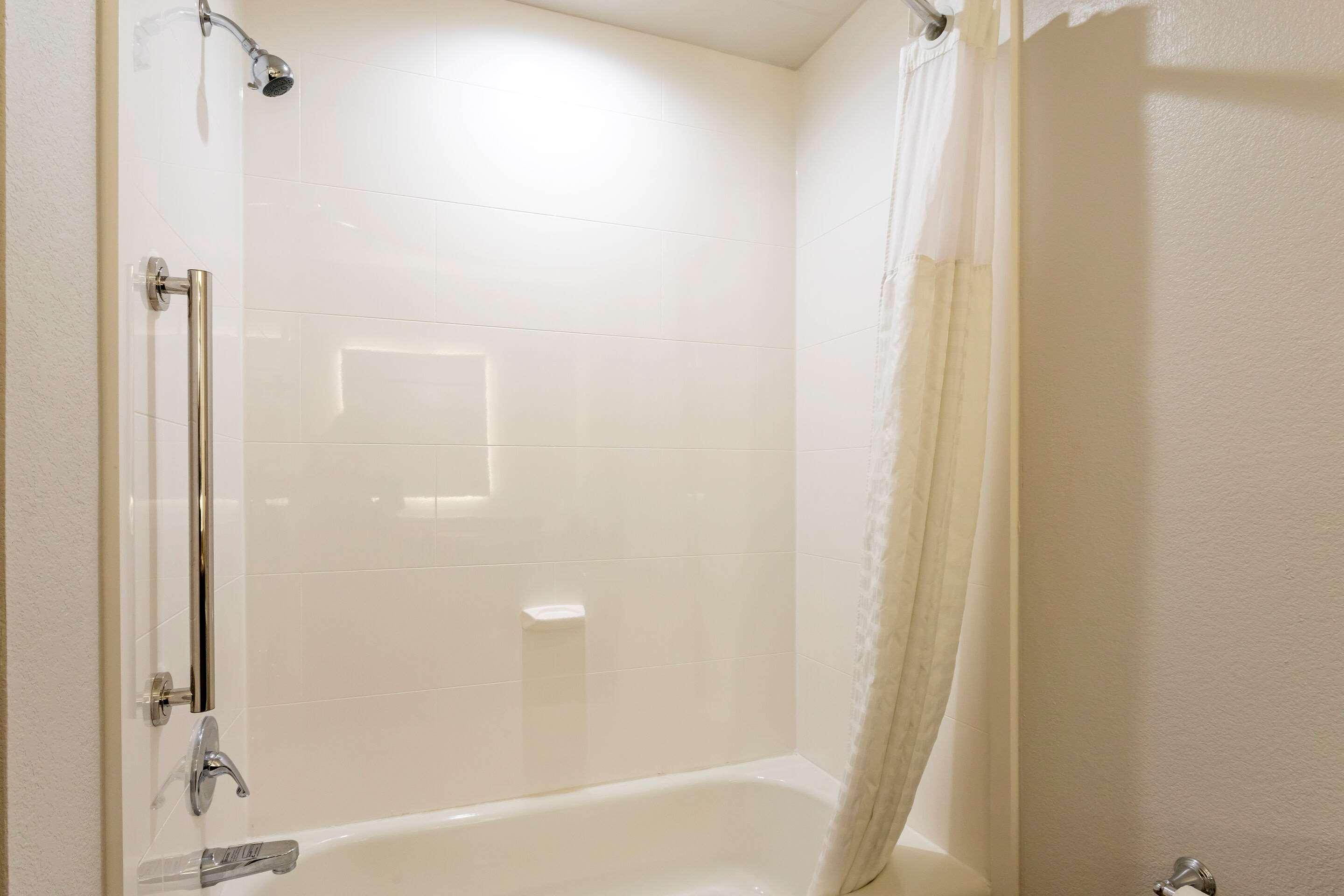 ROOM, KING BED, ACCESSIBLE