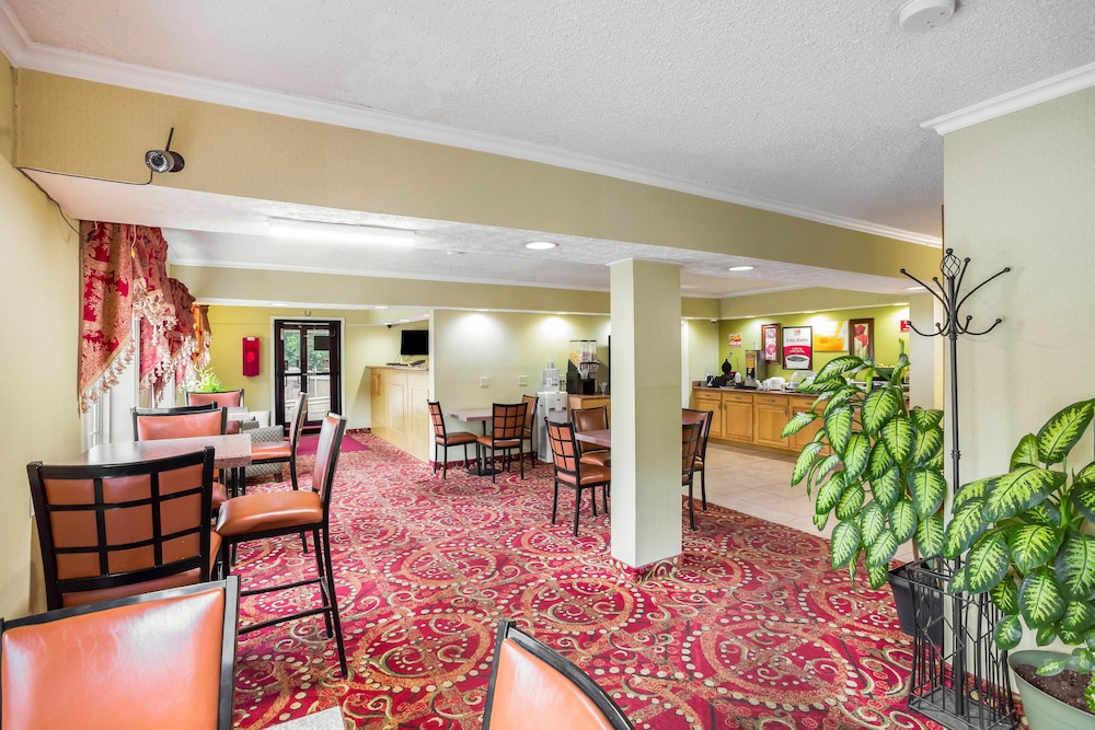 Econo Lodge Huntington - Barboursville University Area 28/34