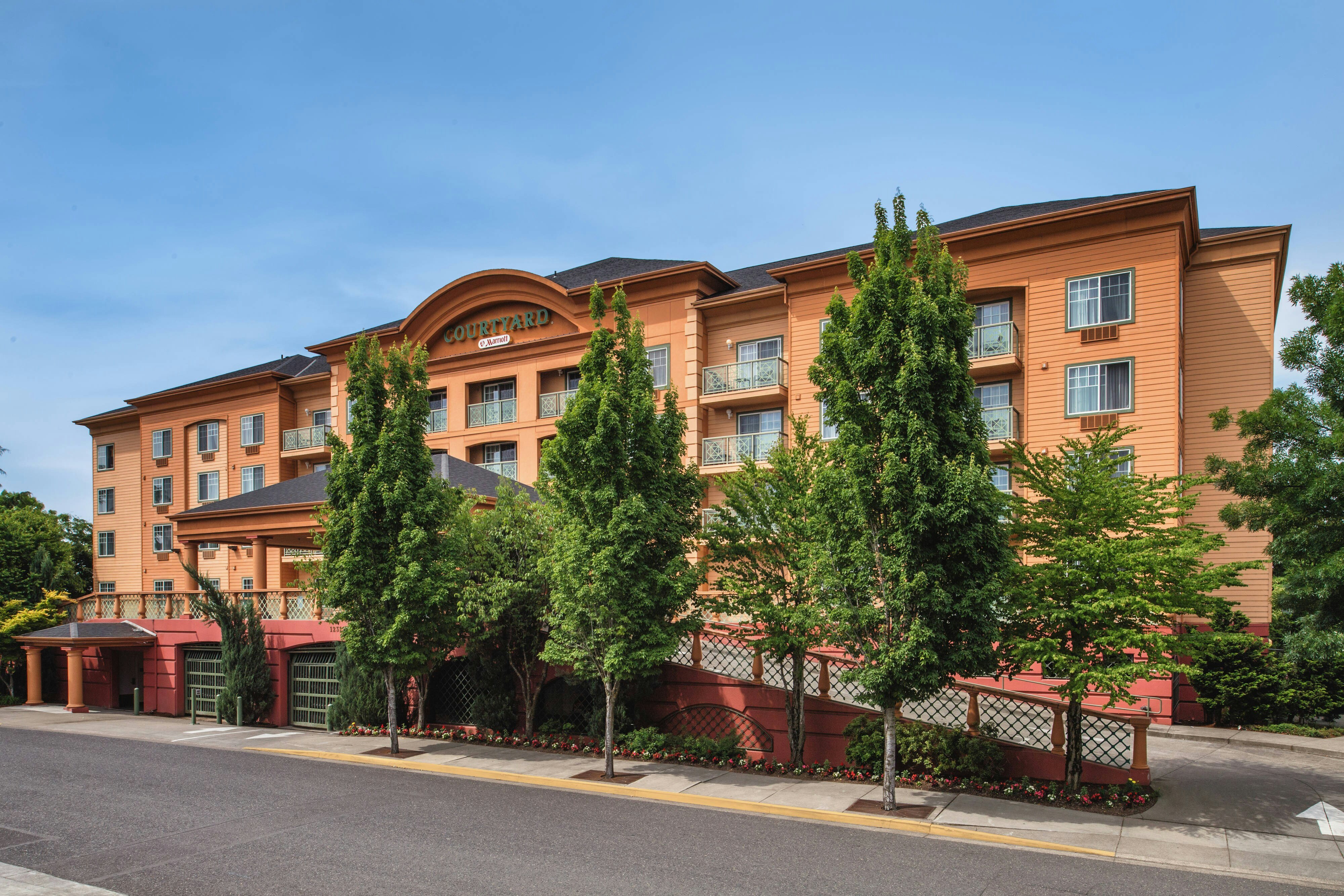 Courtyard By Marriott Portland North 16/17