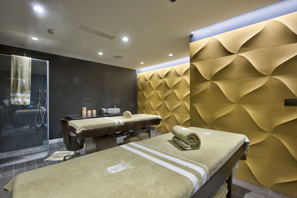 Holm Hotel And Spa 40/76