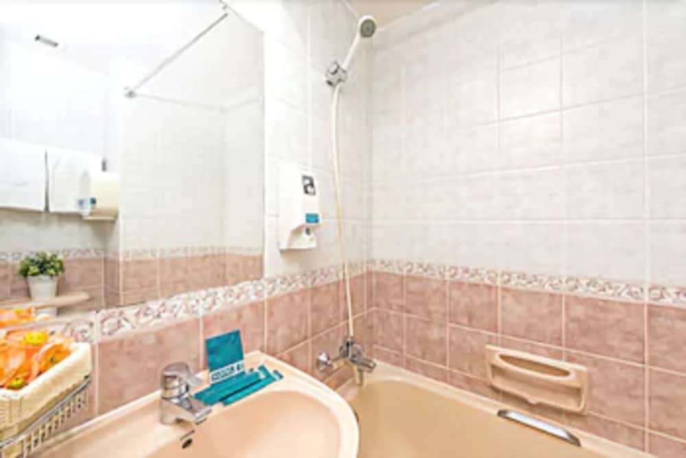 Hotel 81 Premier Princess 33/34