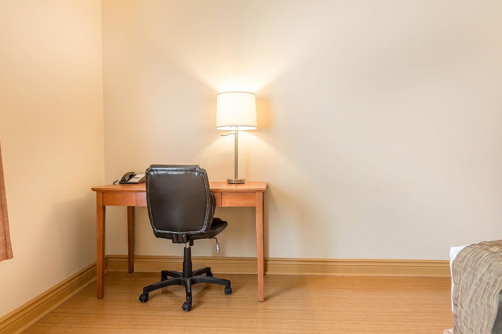 Quality Inn & Suites Hawkesbury 20/50