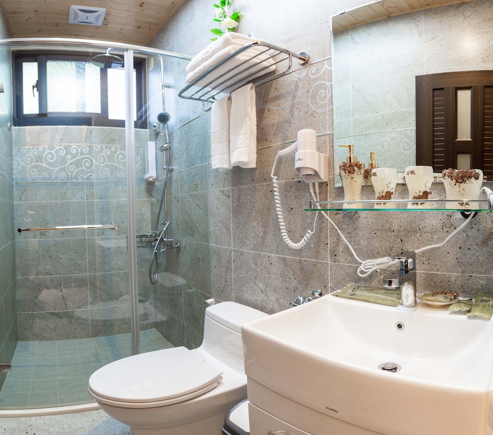 Happiness Station B&B 42/50