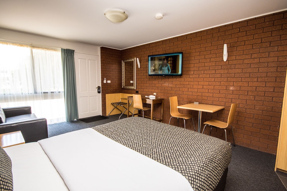 HAMILTON LONSDALE MOTEL 19/58