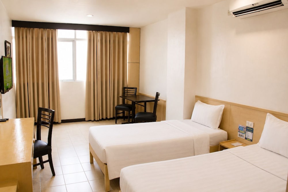 Hotel Pier Cuatro 21/51