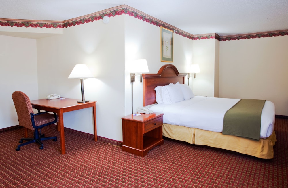 Holiday Inn Express Hillsville 15/47