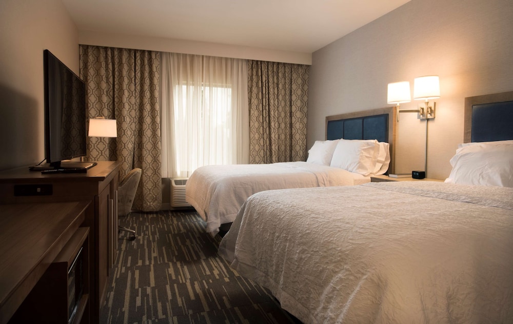 Hampton Inn Suites Seattle Redmond Wa 13/38