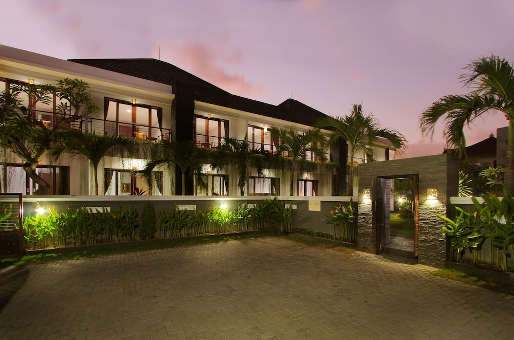 Sri Kandi Inn 32/33