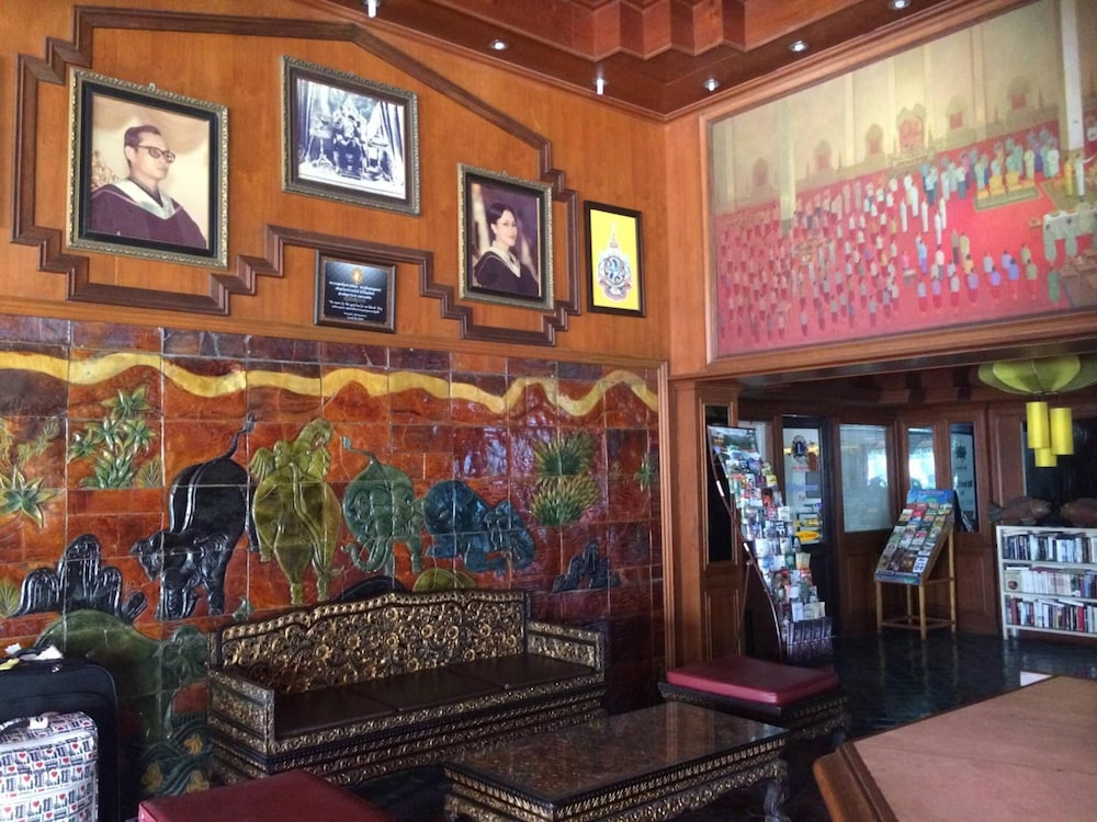 Changpuak Hotel 13/53