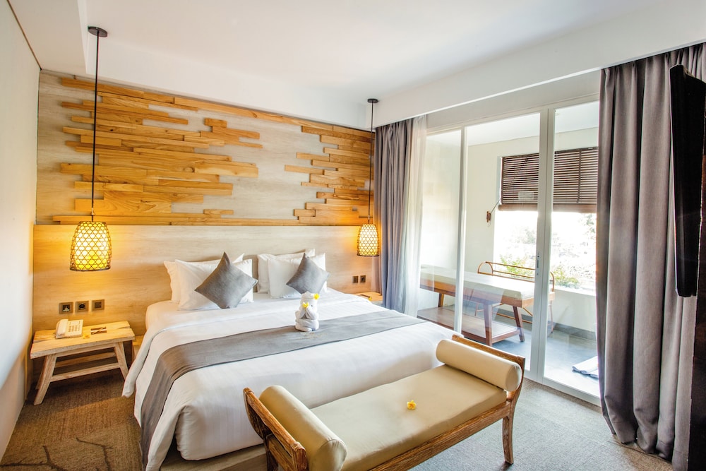 2 BEDROOMS, KECAK, SUITE, LIVING AREA, BALCONY
