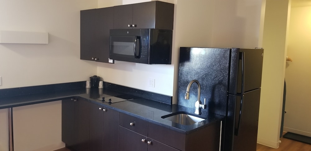 Motel 6 Innisfail AB 6/29