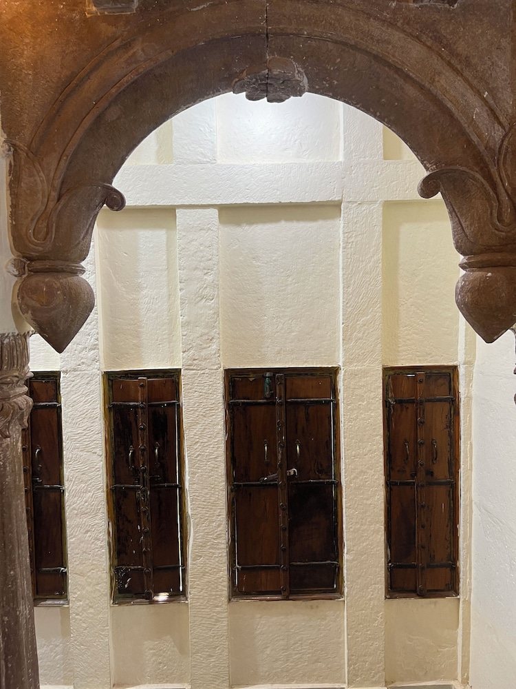 Juna Mahal 6/49