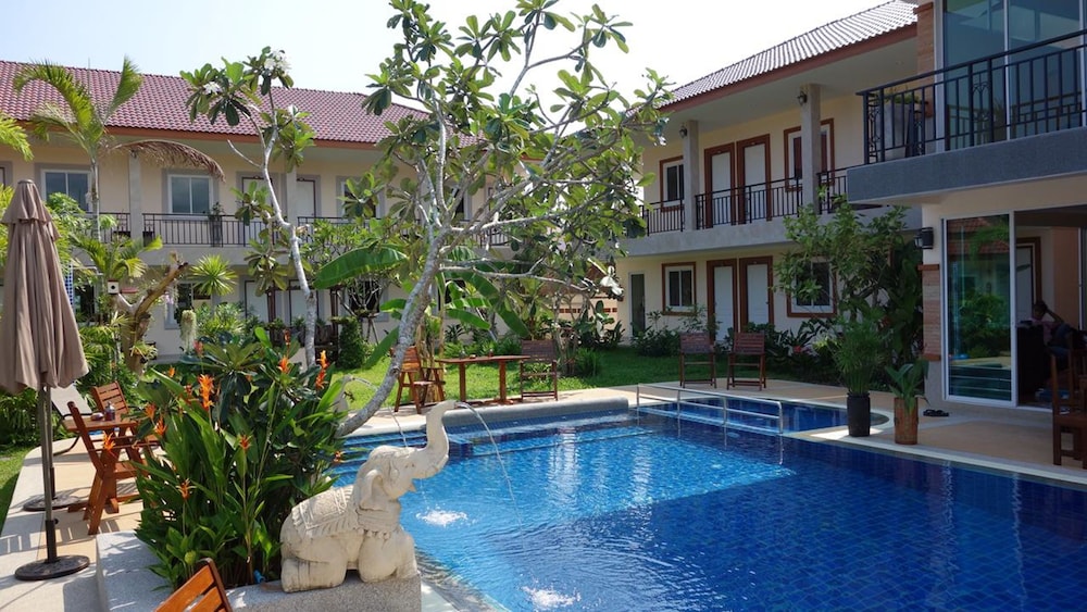 Baan Sooksiri Bangsaray 55/58