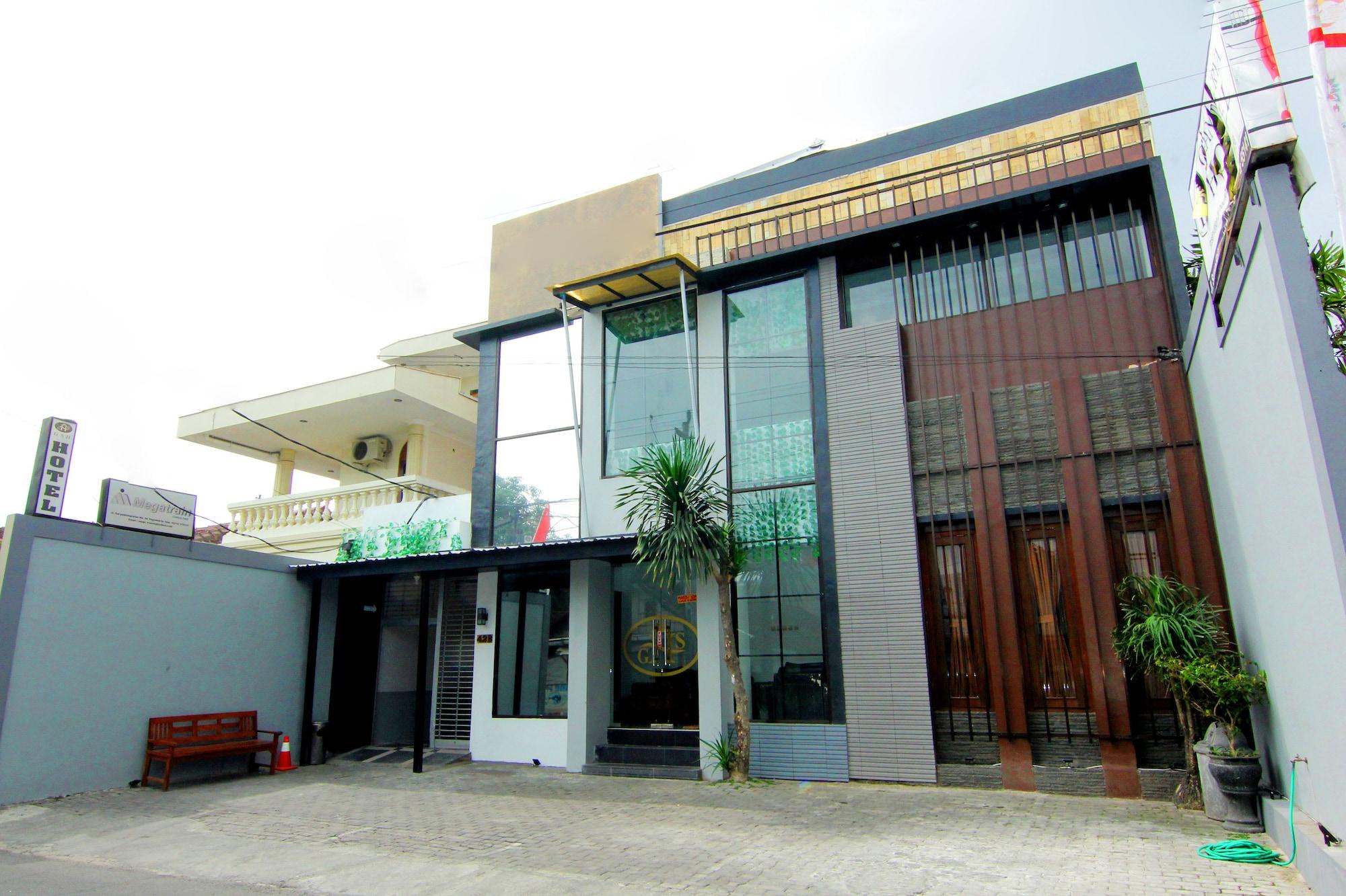 Grand Surya Hotel Yogyakarta 3/51