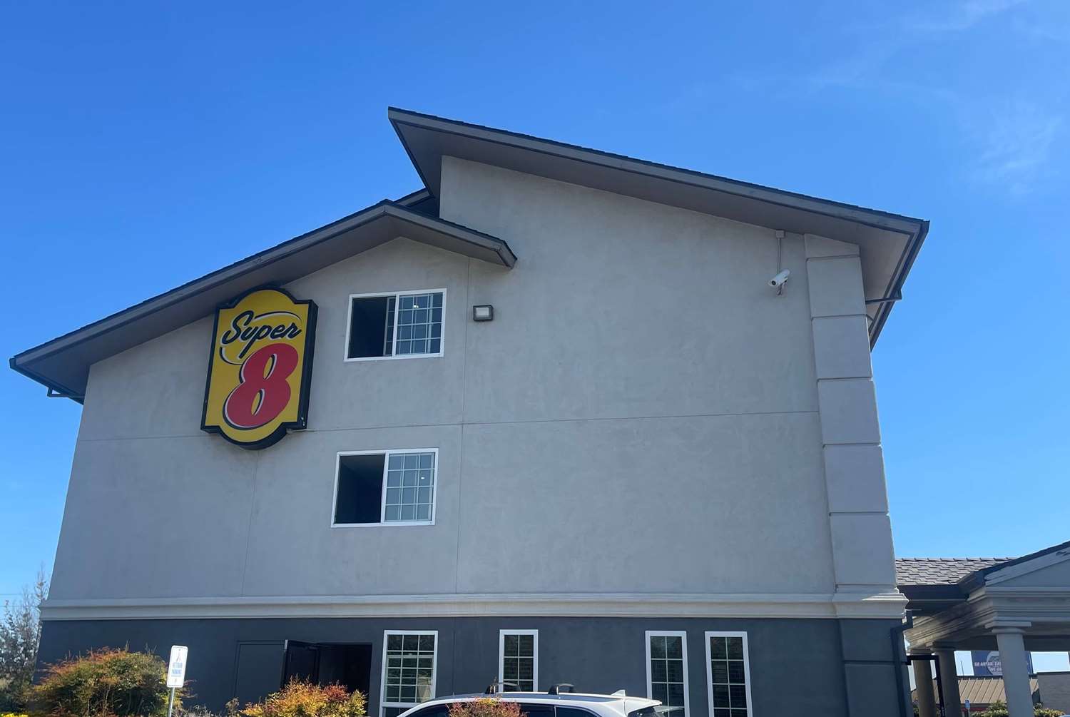 Super 8 By Wyndham Sacramento Florin Rd 2/20