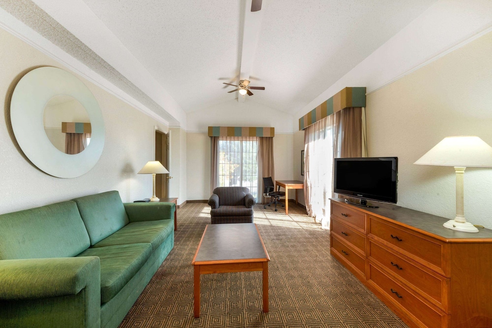 La Quinta Inn by Wyndham Bossier City 25/40