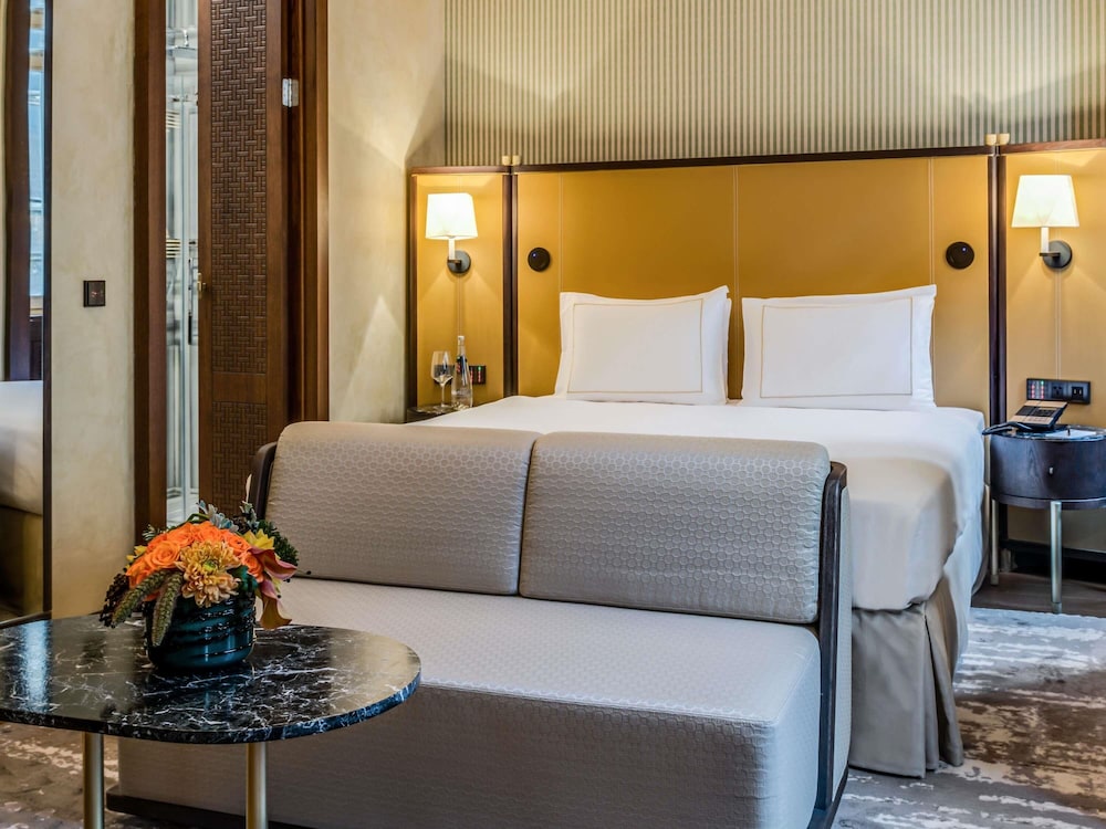 غرفة سوبيريور بسرير كينج، The Galata Hotel Istanbul - MGallery Collection 2/7