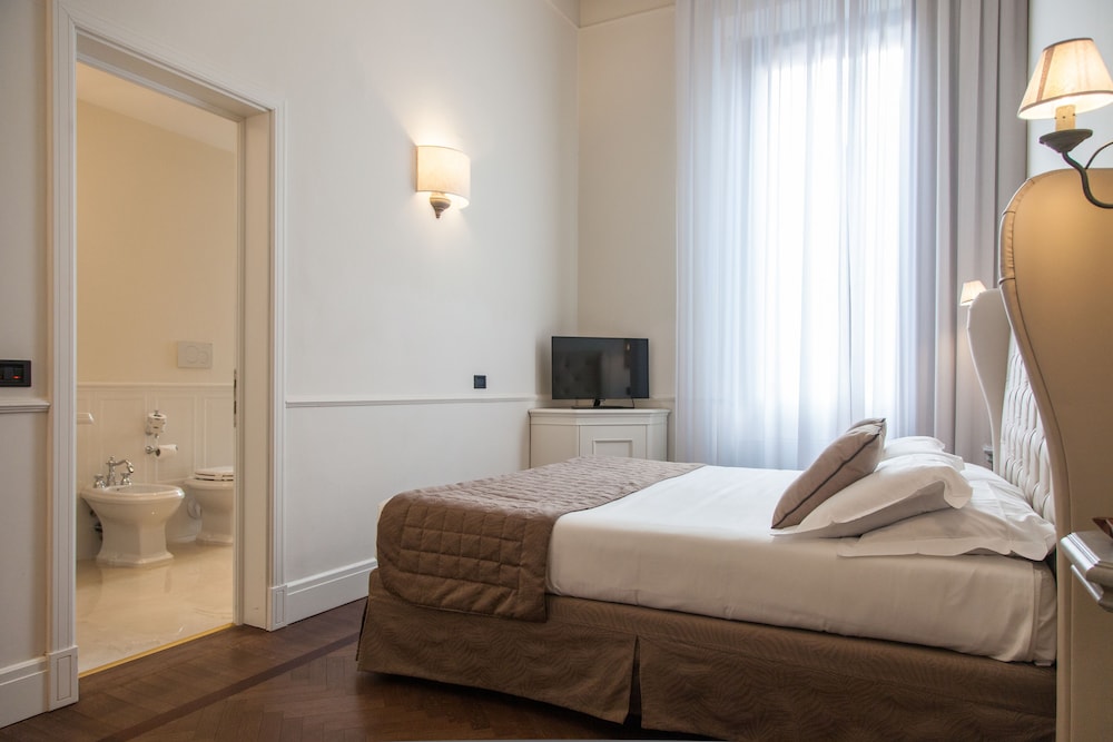 Tower, Superior, King Bed، Palazzo Lorenzo Hotel Boutique 3/10
