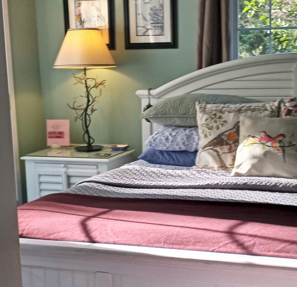Inn to the Woods Bed and Breakfast 6/33
